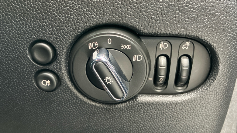 MINI Hatchback 135kW Cooper S Level 3 33kWh 3dr Auto Electric Hatchback